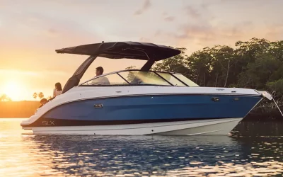 Searay_SLX_on_water_2